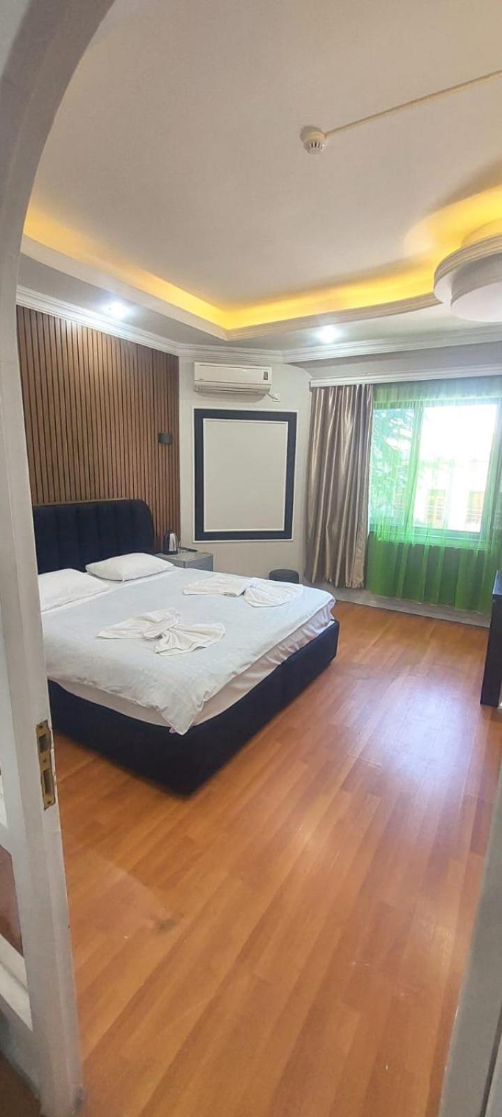 Metrepol Hotel Batumi Ngoại thất bức ảnh