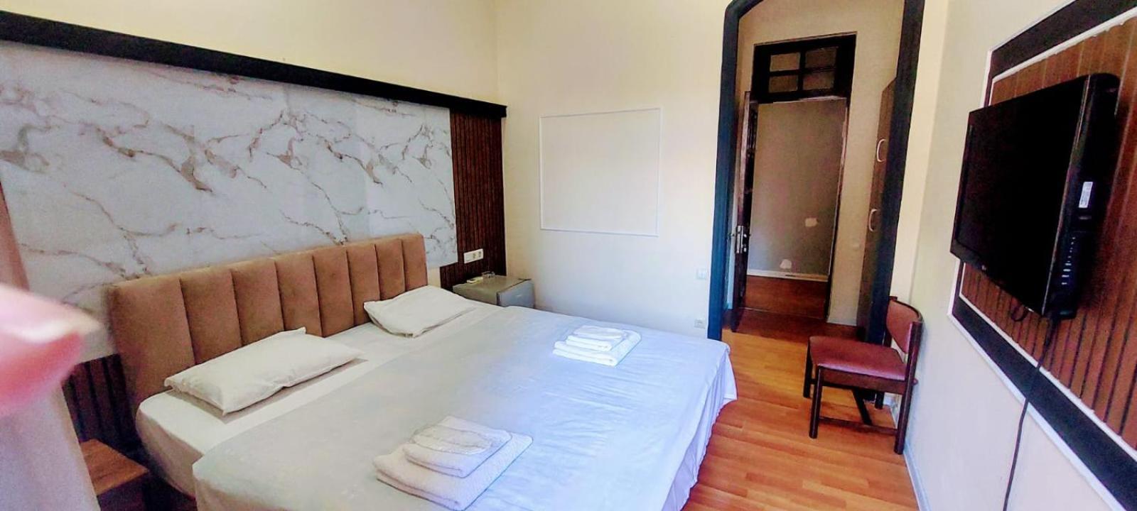 Metrepol Hotel Batumi Ngoại thất bức ảnh