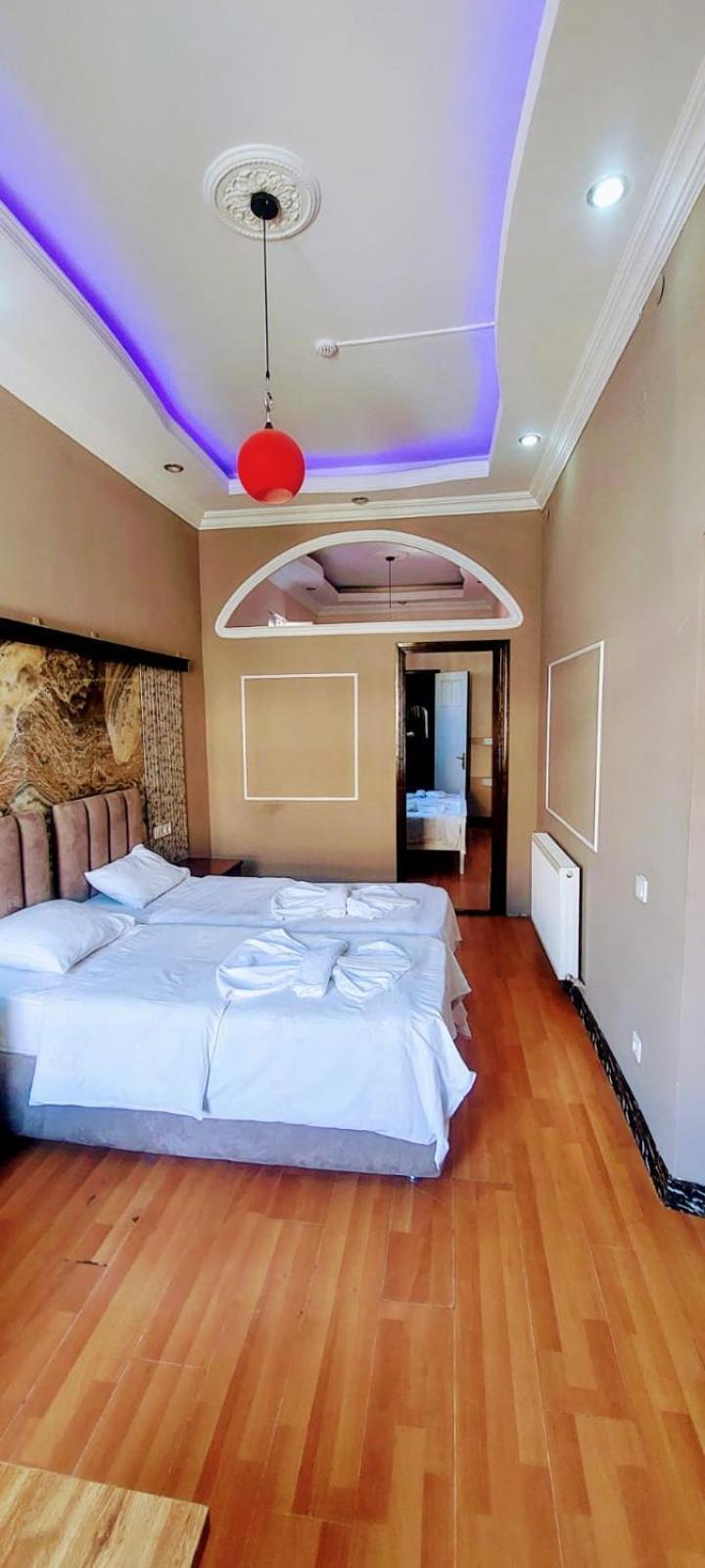 Metrepol Hotel Batumi Ngoại thất bức ảnh